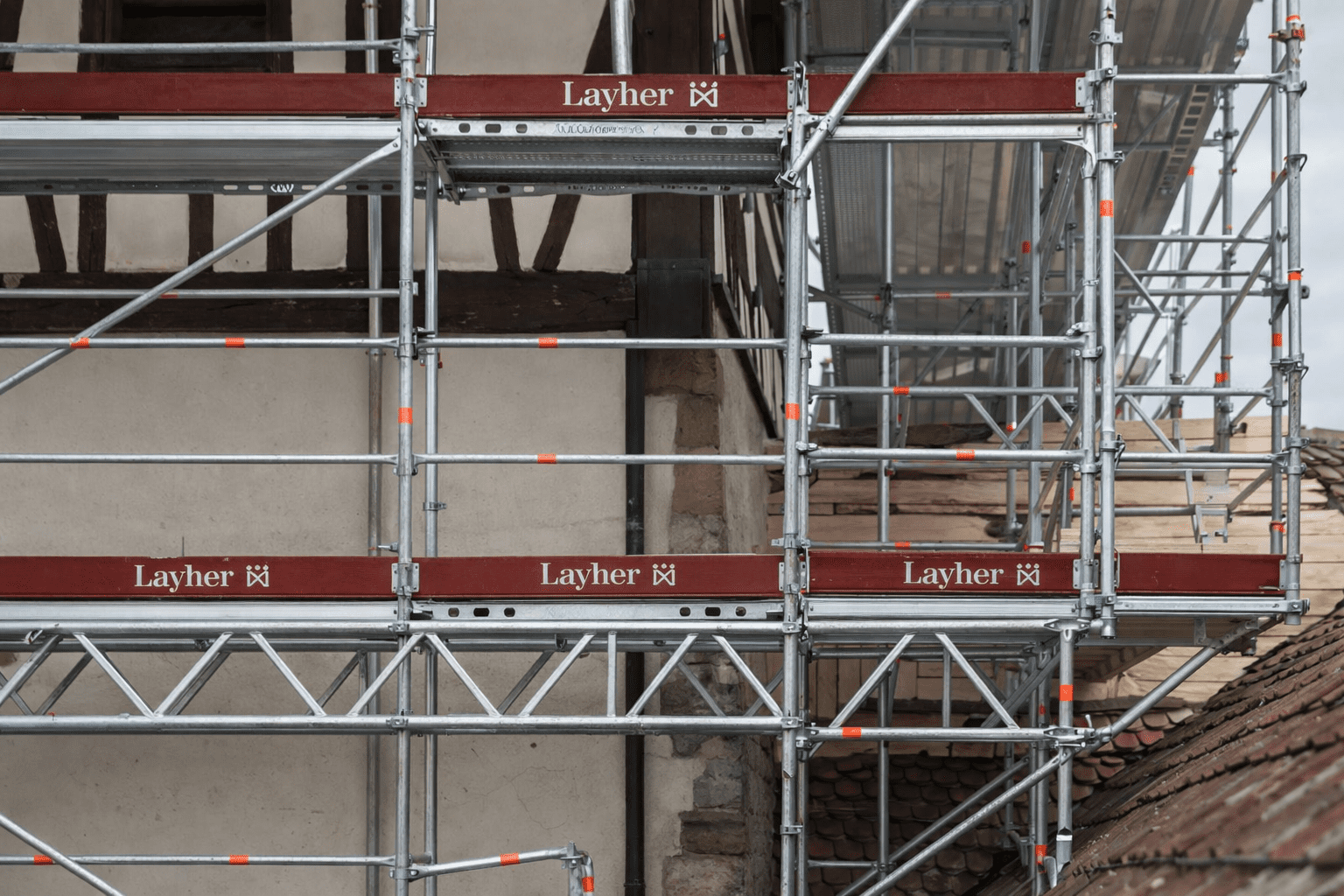 El Andamio Multidireccional Layher: Un Sistema Modular para Flexibilidad y Seguridad